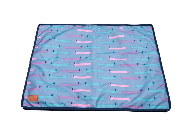 Benji and Flo Dorris The Dachshund Dog Bed - Riviera/Navy-3